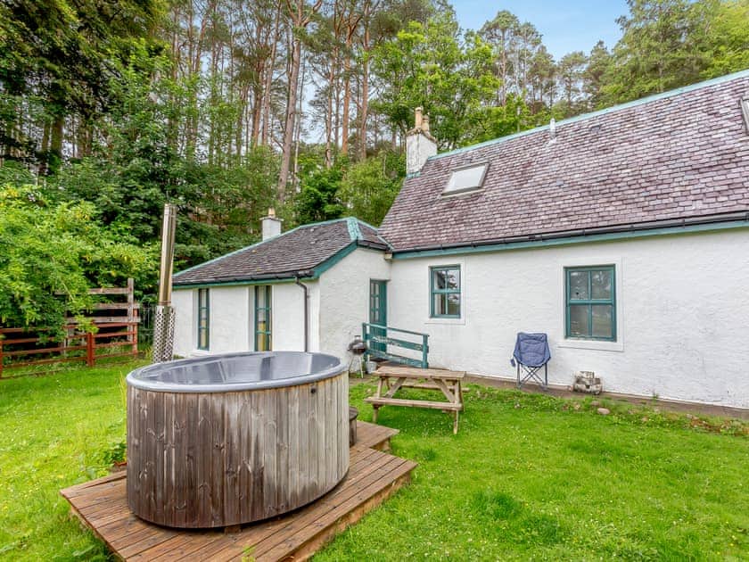 Hot tub | Gardeners Cottage - Torridon Estate, Torridon