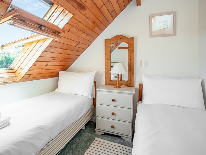 Twin bedroom | The Cottage, Salcombe