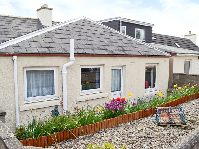 Pretty seaside cottage | Cross Tides, Hilton near Tain