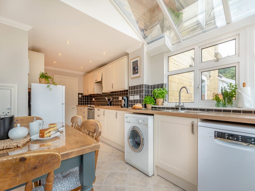 Kitchen/diner | The Mill Lodge, Malmesbury