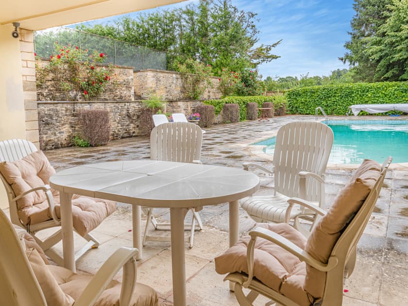 Sitting-out-area | The Mill Lodge, Malmesbury