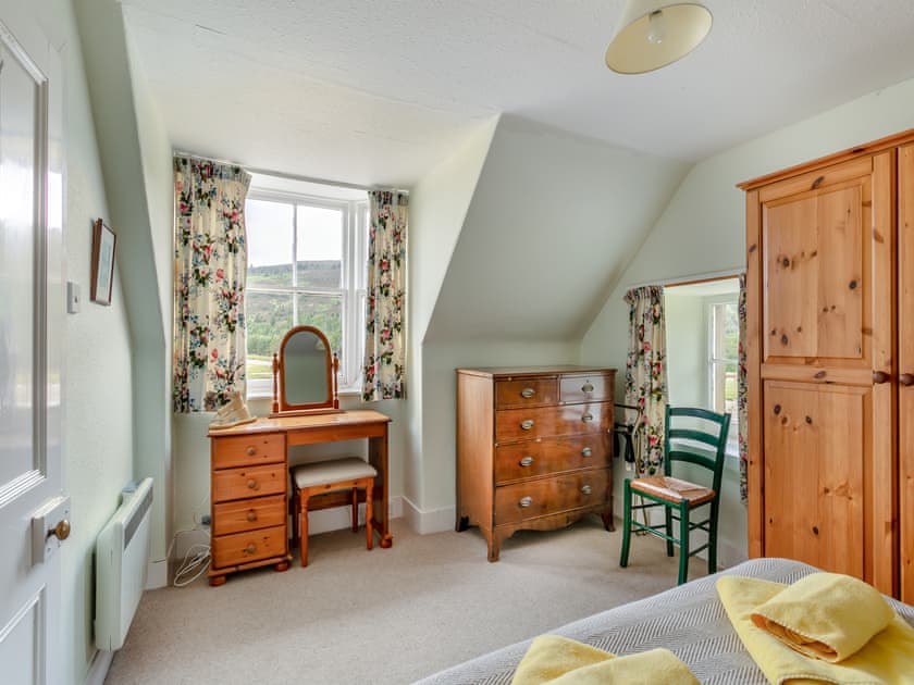 Twin bedroom | Meall Darroch, Braemar