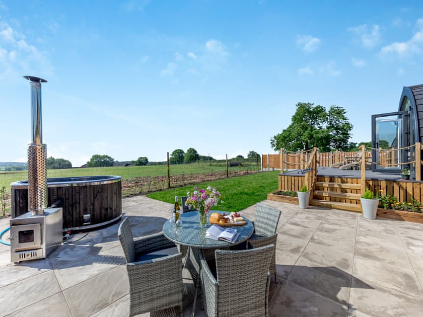 Sitting-out-area | The Stag’s Wallow, Ashbourne