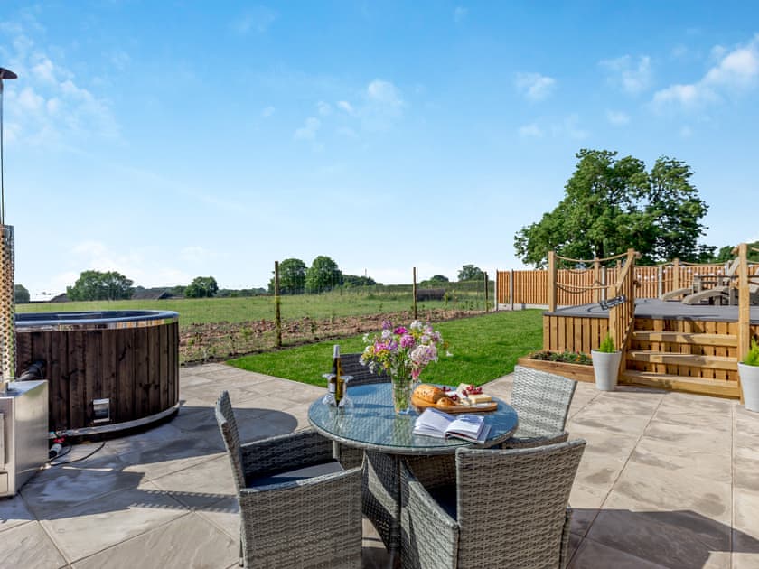 Sitting-out-area | The Stag’s Wallow, Ashbourne