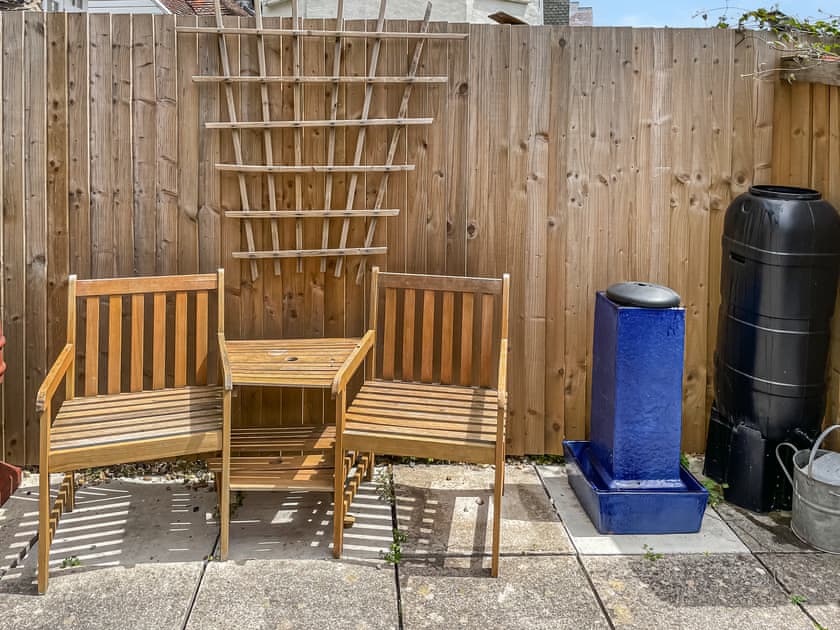 Sitting-out-area | The Loft - Gunns Apartments, Lynton