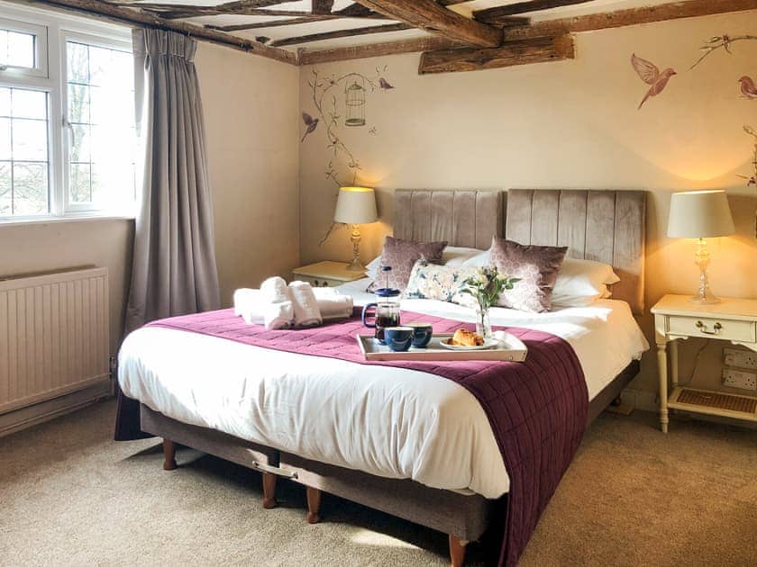King/twin bedroom  | Beehive Cottage, Tenterden