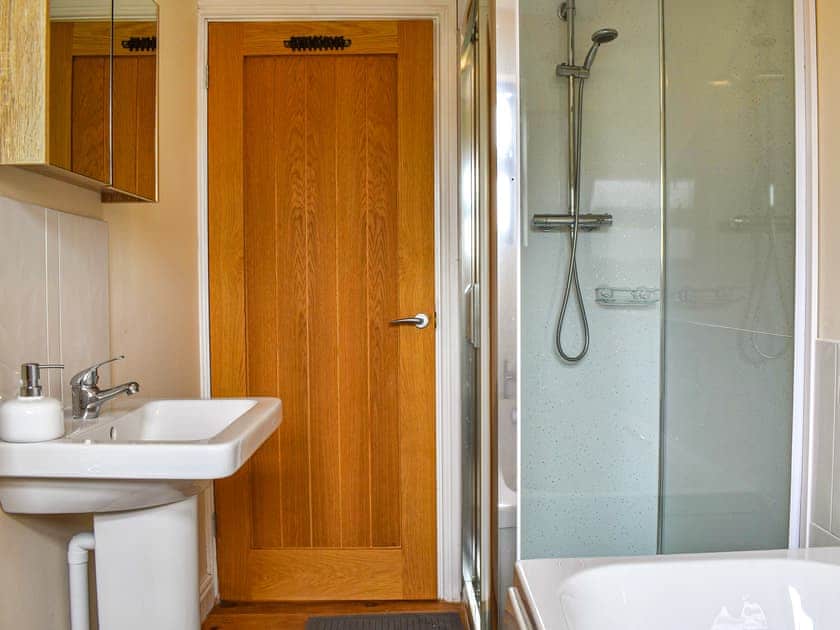 Bathroom | Swift Cottage, Chilton Polden, near Glastonbury