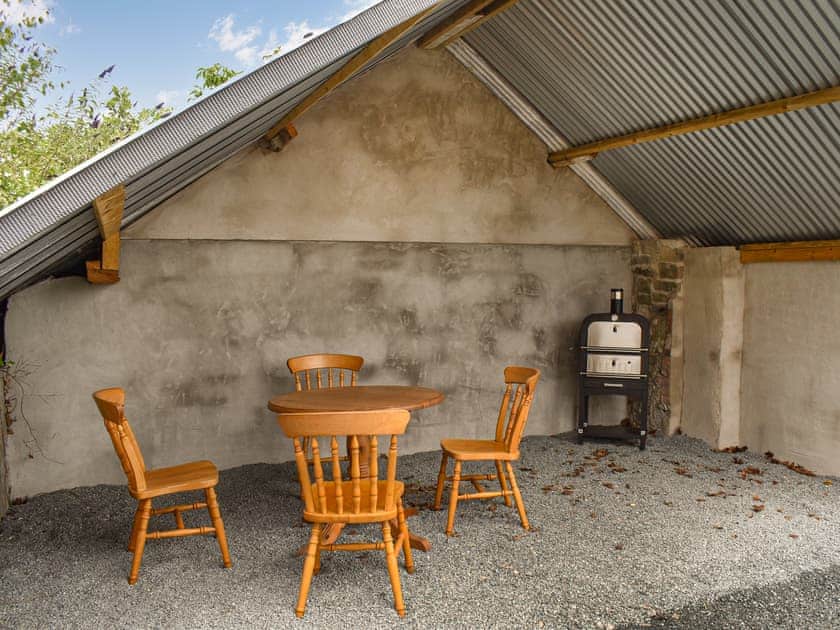 Sitting-out-area | Swift Cottage, Chilton Polden, near Glastonbury