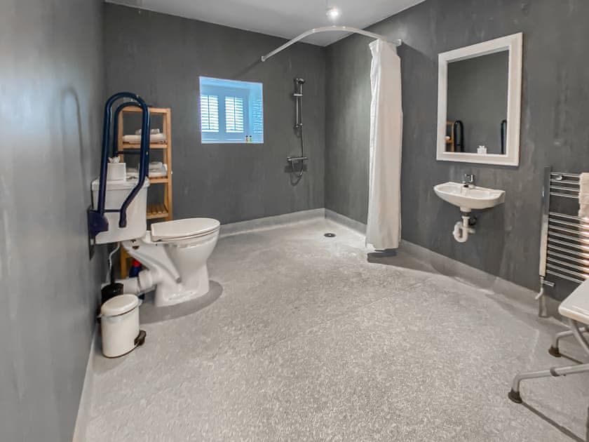 Bathroom | Yew Tree Barn, Near Usk