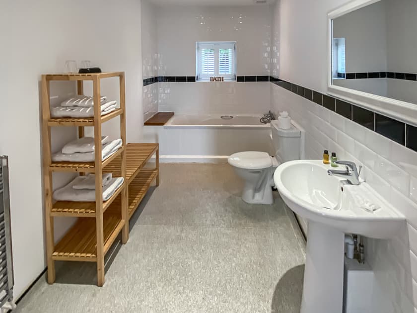 Bathroom | Yew Tree Barn, Near Usk