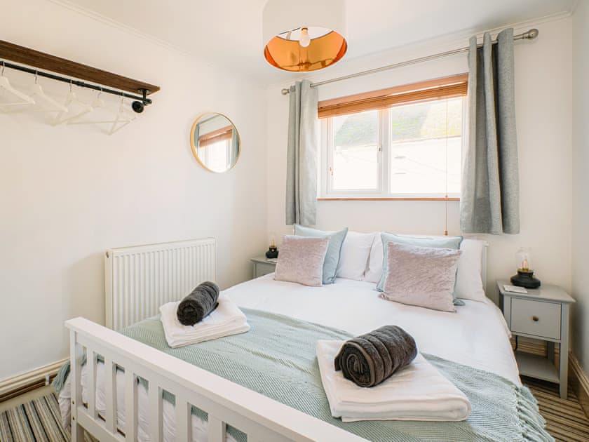 Double bedroom | Scallop Cottage, Porthleven
