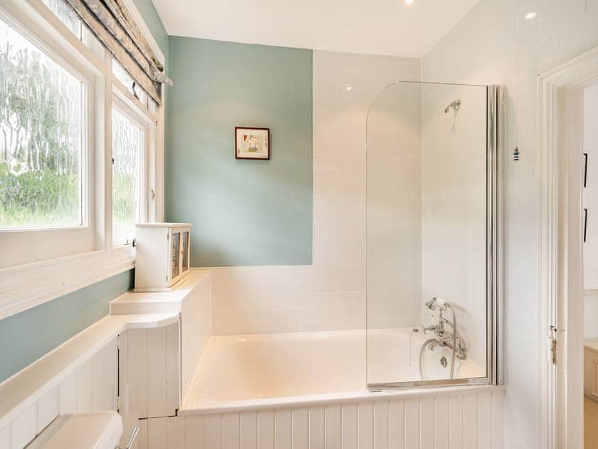 Bathroom | The Cottage, St Margarets Bay, Dover