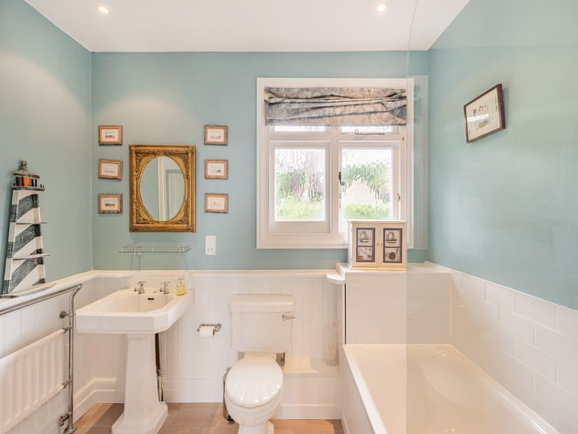 Bathroom | The Cottage, St Margarets Bay, Dover