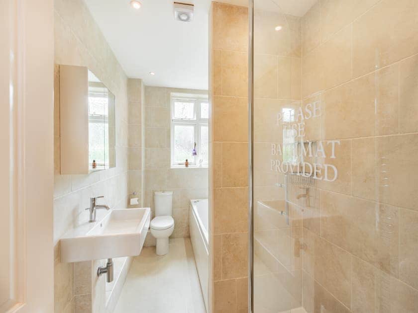 Bathroom | The Cottage, St Margarets Bay, Dover