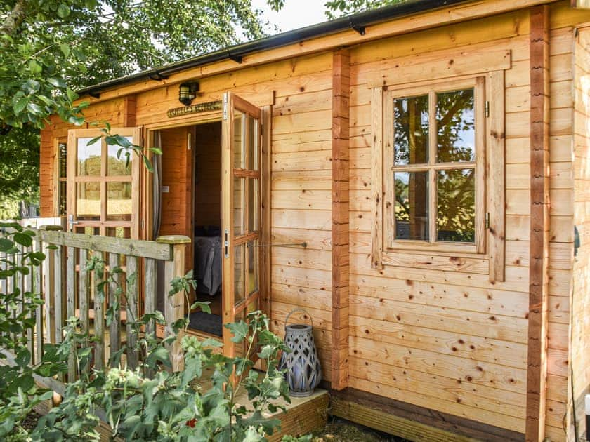 Exterior | Pottles Retreat - Pottles Barn Holiday Cottages, Surlingham