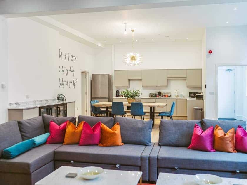 Living area | Apartment 5 - York Riverside Apartments, York