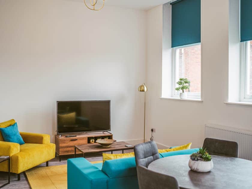 Living area | Apartment 8 - York Riverside Apartments, York