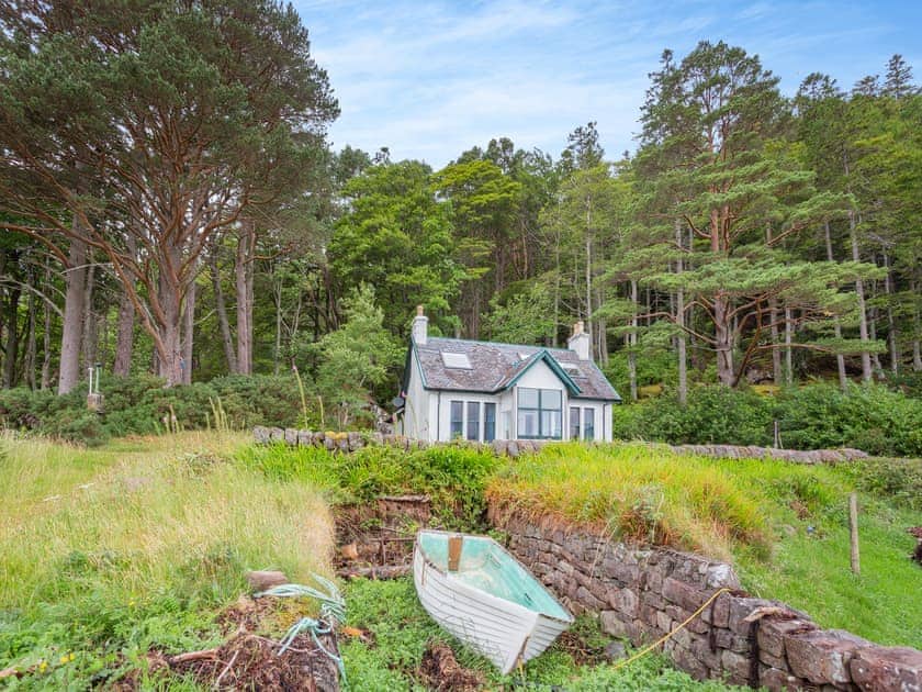Exterior | Lochside Cottage - Torridon Estate, Torridon