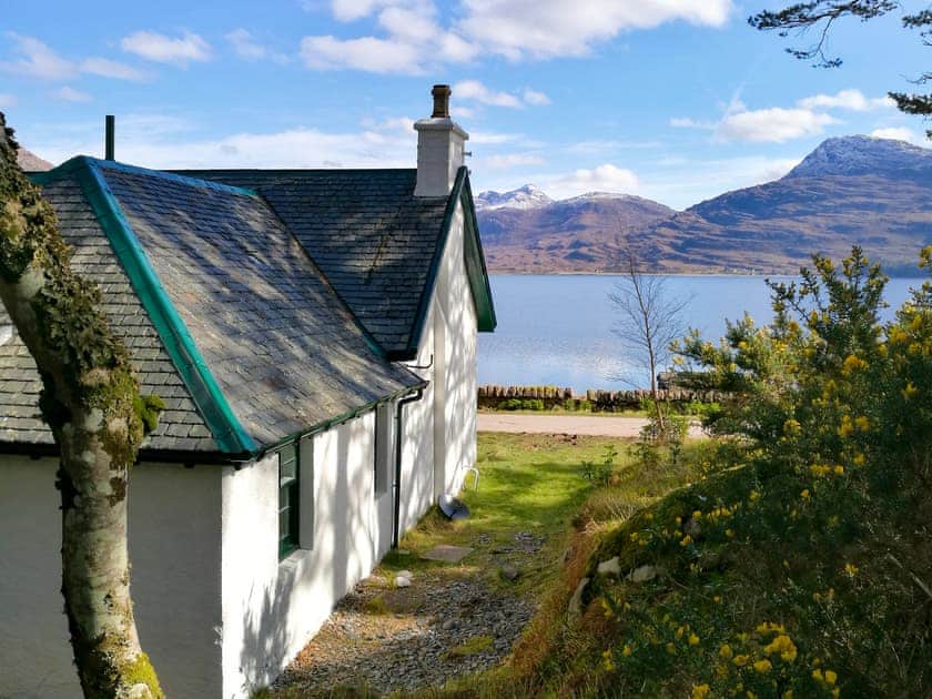Exterior | Lochside Cottage - Torridon Estate, Torridon