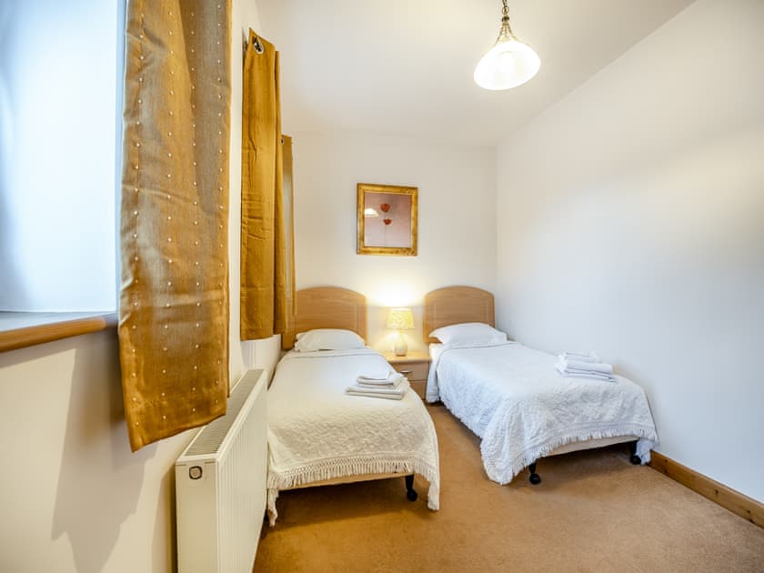 Twin bedroom | The Stables - Holton Lodge Retreats, Holton-Le-Clay, near Cleethorpes