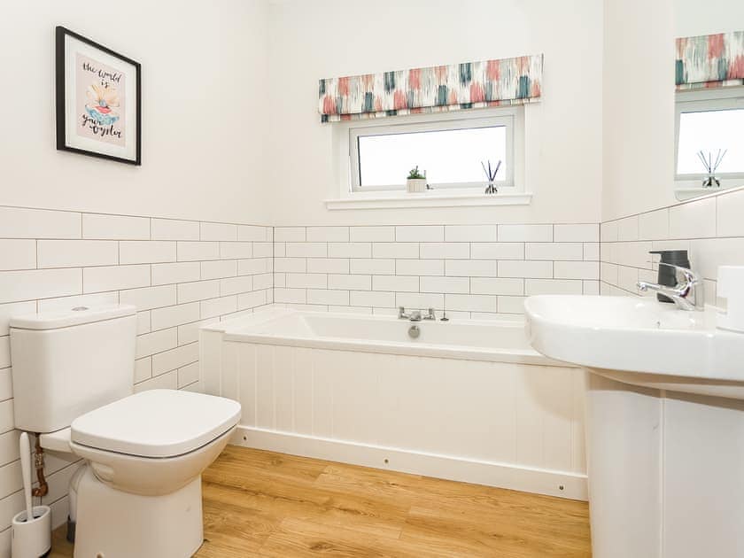 Bathroom | Ocean Drive - Gatehouse Lodges, Gatehouse of Fleet, near Kirkcudbright