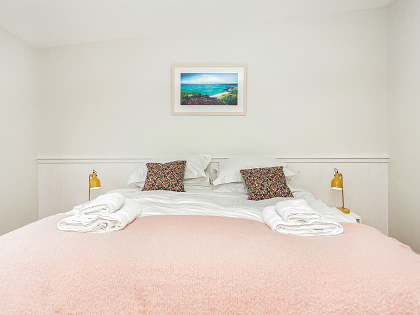 Double bedroom | Carin Dyke - Gatehouse Lodges, Gatehouse of Fleet, near Kirkcudbright