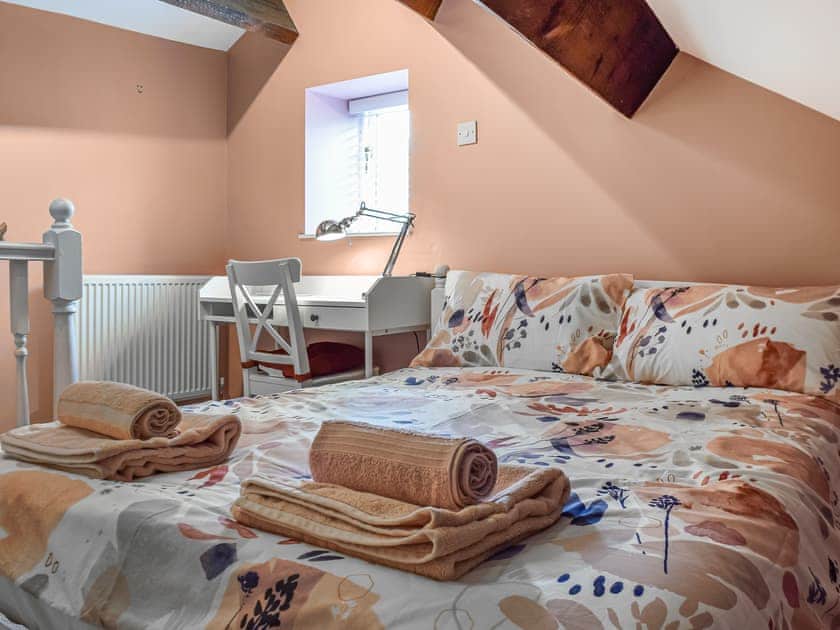 Double bedroom | St. Georges Cottage, Holmfirth