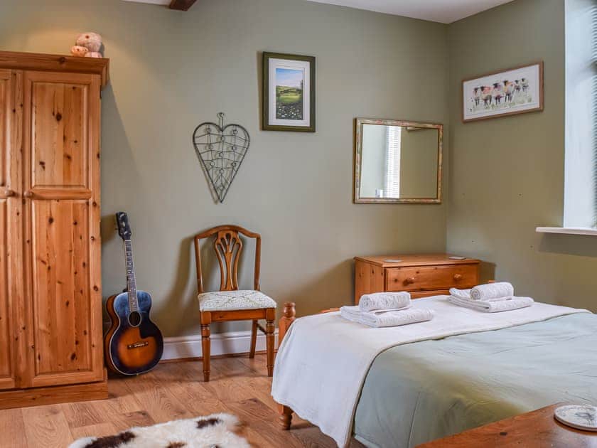 Double bedroom | St. Georges Cottage, Holmfirth
