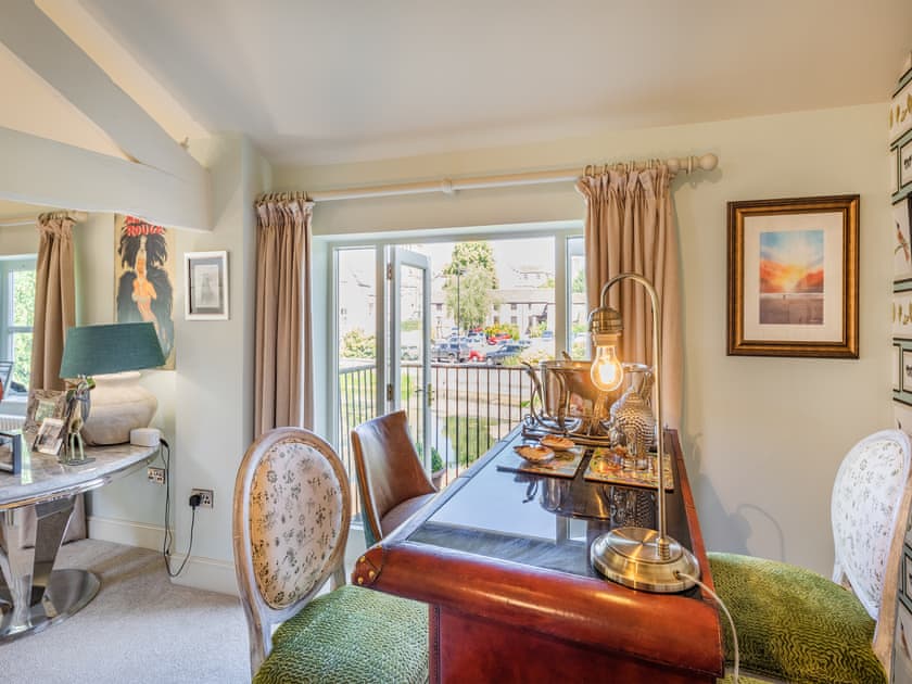 Open plan living space | Old Ford Place, Stamford