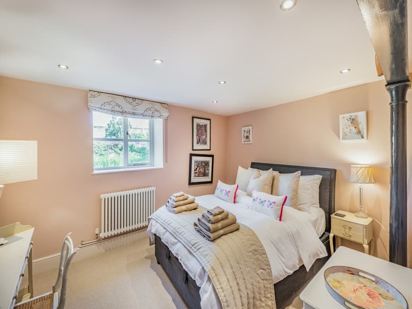 Double bedroom | Old Ford Place, Stamford