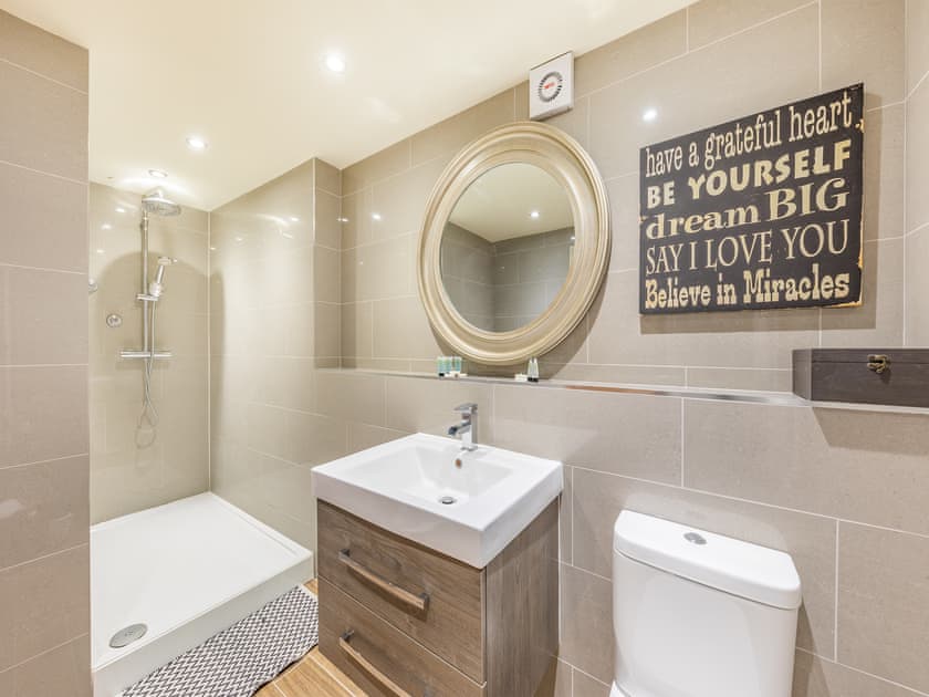Bathroom | Old Ford Place, Stamford