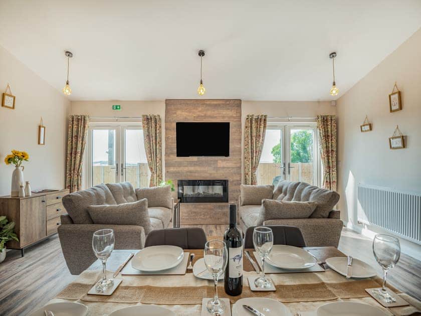 Open plan living space | West End Farm Lodge Alabaster, Ruardean, Forest of Dean
