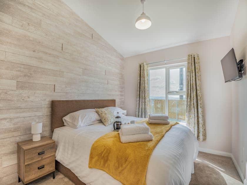Double bedroom | West End Farm Lodge Alabaster, Ruardean, Forest of Dean