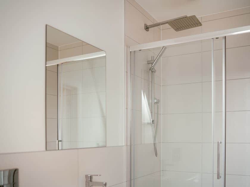 Shower room | Apartment 11 - York Riverside Apartments, York