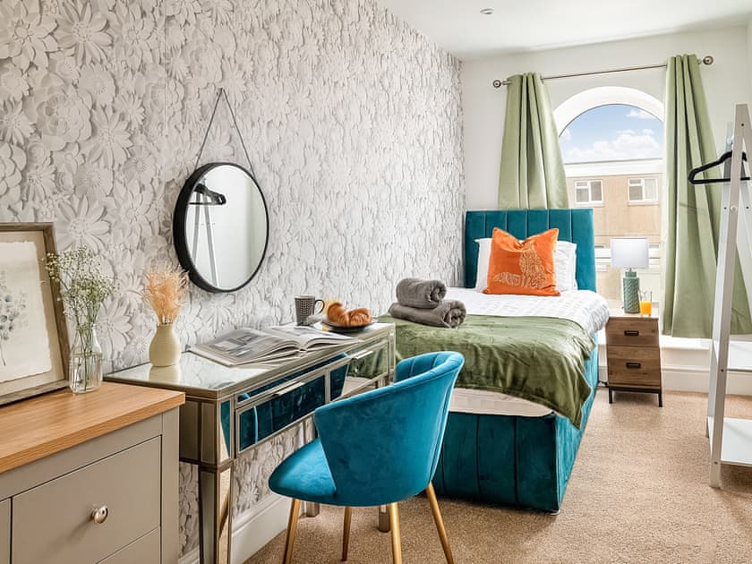 Single bedroom | Peace Retreats, Pwllheli