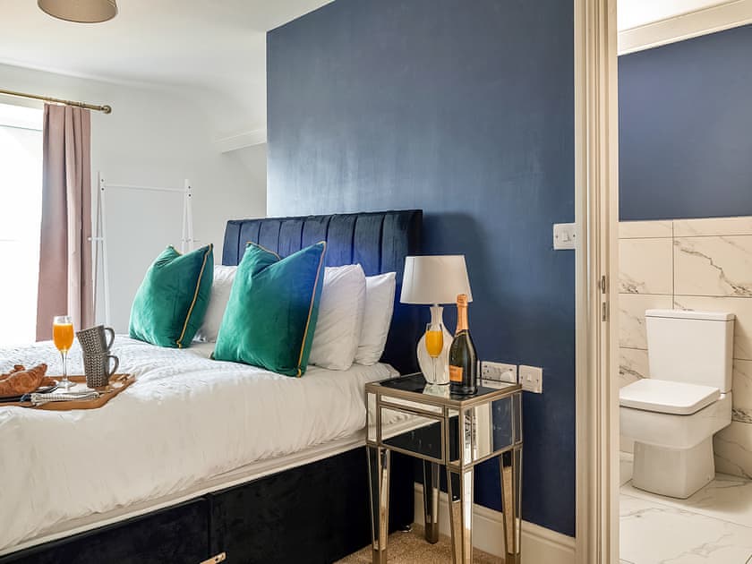 Double bedroom | Peace Retreats, Pwllheli