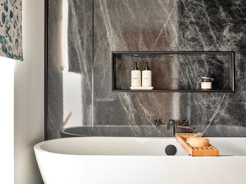 Bathroom | Peace Retreats, Pwllheli