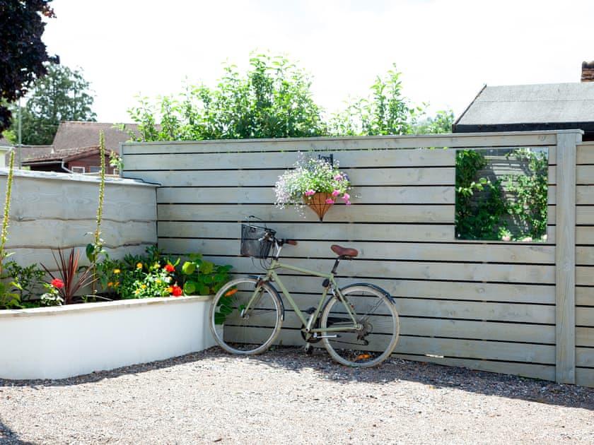 Outdoor area | Linden Lodge, Honiton