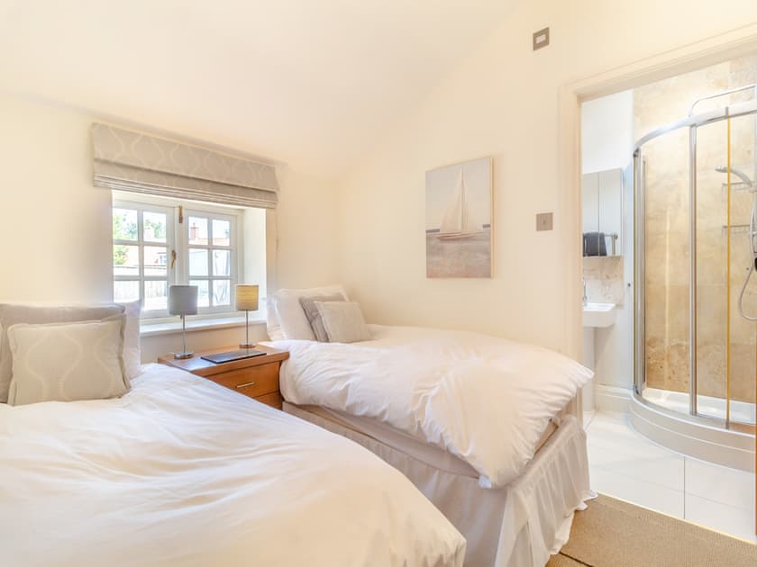 Twin bedroom | Lavender Cottage, Wells-next-the-Sea