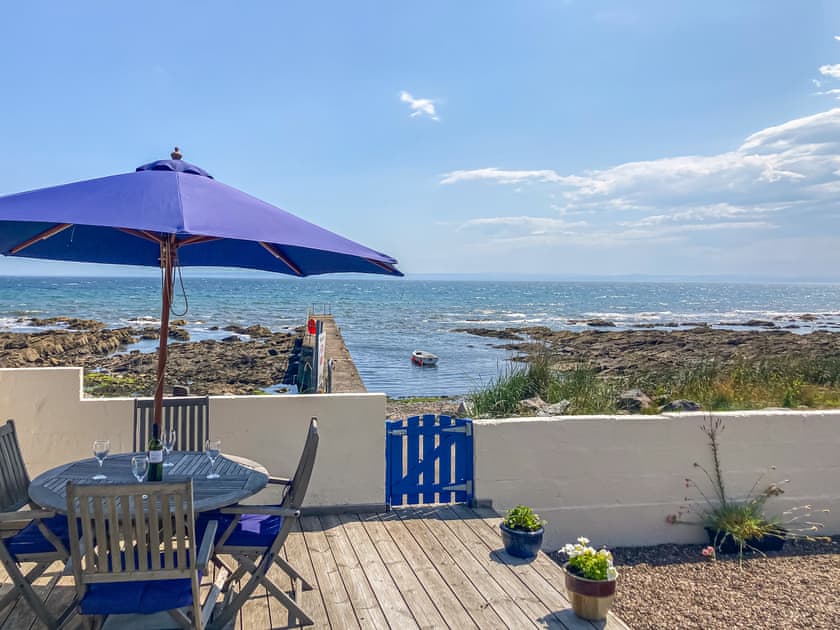Sitting-out-area | Cross Tides, Hilton near Tain