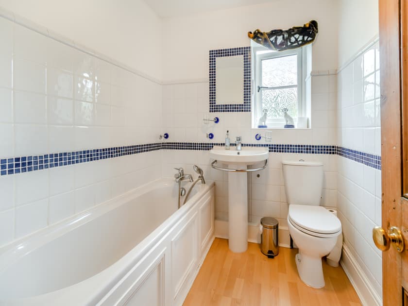 Bathroom | Crown Gardens, Rosedale Abbey