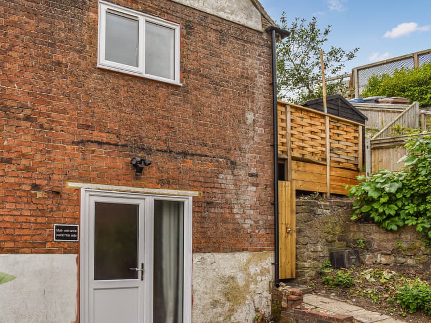 Exterior | 66 Fish, Rye