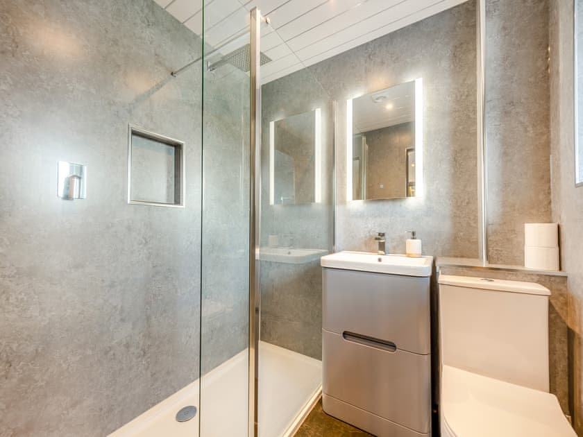 Bathroom | Park Clement, Bwlch y Groes