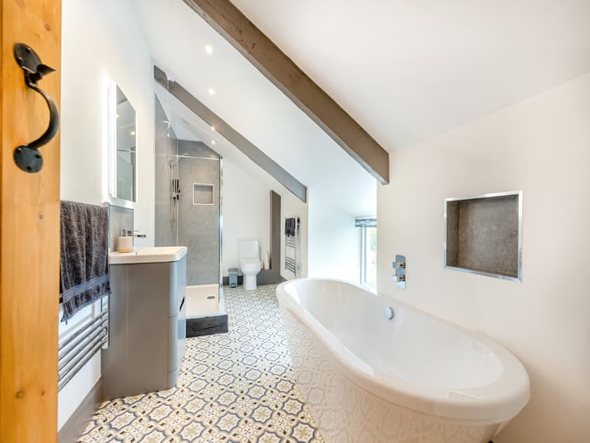 Bathroom | Park Clement, Bwlch y Groes