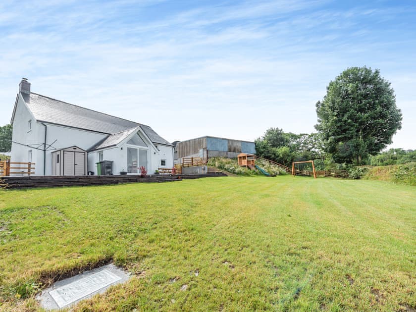 Exterior | Park Clement, Bwlch y Groes