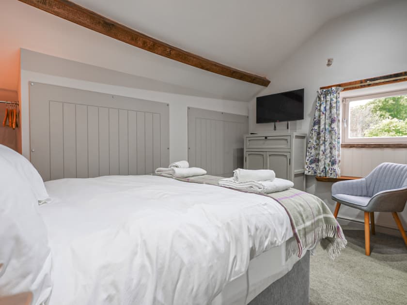 Double bedroom | Walnut Cottage - Hawthorn Farm, Buxton