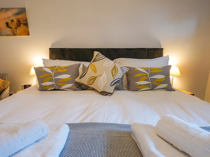 Double bedroom | Walnut Cottage - Hawthorn Farm, Buxton