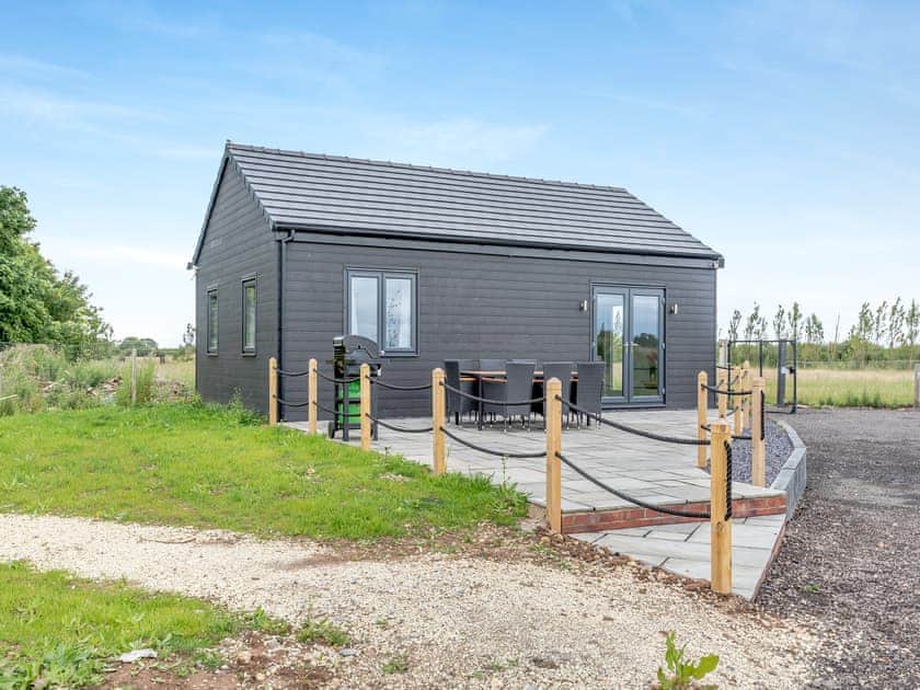 Exterior | Lodge 1 - Fieldview Fishery, Saltfleetby