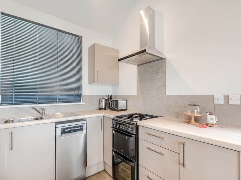 Kitchen | Lodge 1 - Fieldview Fishery, Saltfleetby