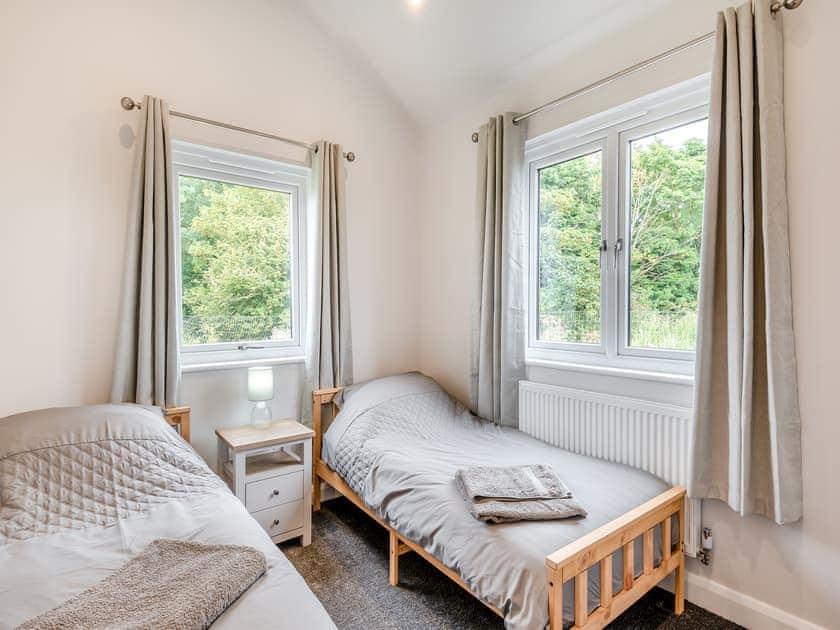Twin bedroom | Lodge 1 - Fieldview Fishery, Saltfleetby